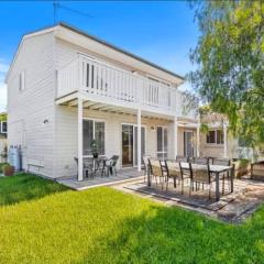 Great Family Pet Friendly Home and Walk to Beach