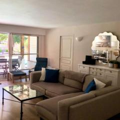 Cozy house with pool in Moliets-et-Maa