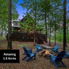 King Suite! Hot Tub, Arcade Games, L2 EV, Fire Pit, Kids Playset, Ping Pong, Dog Friendly