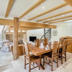 Holly Cottage - Countryside Charm