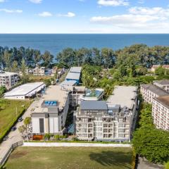 Modern 1506 Condo in Wyndham Gardens on the beach