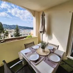 Appartement 2 chambres, vue mer, clim, WIFI, piscine