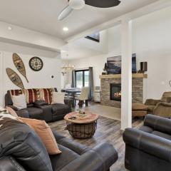 Golden Bear at Shay Meadows~ Relaxing Equestrian Estate w/ Hot Tub + Foosball