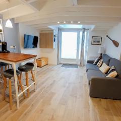 Séjour couple ou solo Maisonnette tout confort - calme et proximité commerces, plage, restaurants et axes routiers