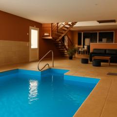 Gîte avec piscine d'intérieure