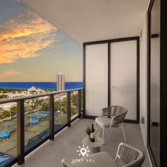 Beautiful Apt -Private Balcony & Pool