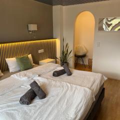 Little Rose - modern, central with WiFi & parking