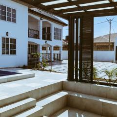 The Glisson Residence, Adenta