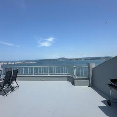 Excellent flat next to the beach