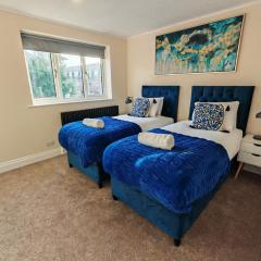 Newly refurbished One Bedroom House With Garden