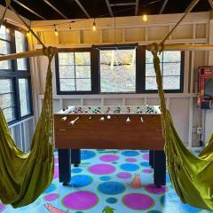 Waterfall Cottage, Hot Tub, Game Room, Fire Pit