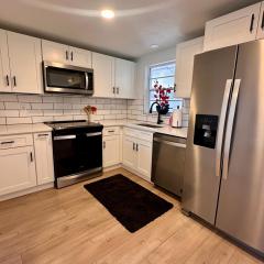 Sunny 2BR Getaway Near Beaches