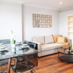 Modern flat with stunning views in Kensington