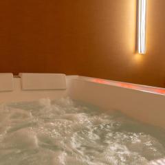 La Cadurcienne "Love room" jacuzzi & pièce secrète Cahors centre historique