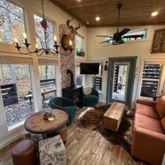 Blueberry Farm Cottage, Hot Tub, Creek, Game Room