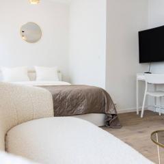 The Mini Minimalist Free Parking