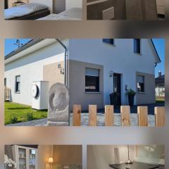 Muttis Haus -Auf dem Felde