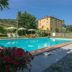 Spacious Apartment Near Lucca With Private Pool
