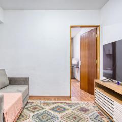 Apartamento c Fechadura Eletronica a 200m do Metro