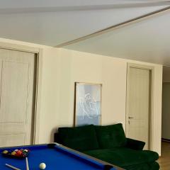 RedLine Hostel & Pool bar