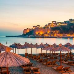 Guest house, Small beach