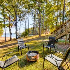 Dock and Views Family Retreat on Lake Hartwell!
