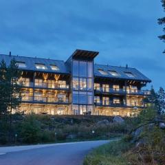 Naava Chalet Loft - Kaksikerroksinen lasiseinähuoneisto järvinäköalalla