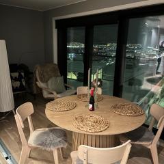 City Center 7th Floor Apartement with Beautiful View 2 bedroom Free parking