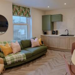 Modern 3BR Flat Free Parking in Central Plymouth