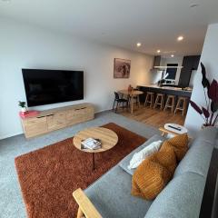 Brand New, Bright & Private Silverstream Stay