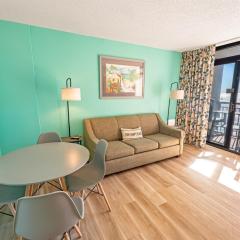 Direct Oceanfront 1 BR, Warm Swimming Pools,Views!