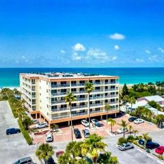Beachfront Bliss, King Bed, Heated Pool and Ocean Views!