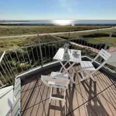 An Bord im Strandtuun