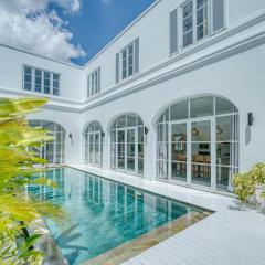 Colonial Style 3BR Walking Distance to the Beach