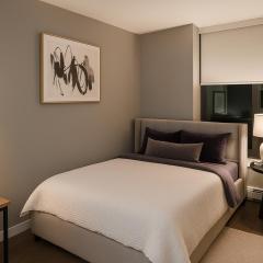 Upscale 2BR Suite with Cozy Vibes Ideal for Families and Long Stays