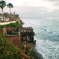 Pirate Retreat - Crashing Waves - Spectacular Sunsets