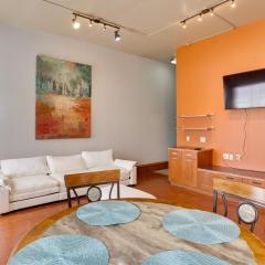 Ultimate Convenience Historic Dtwn Marshall Apt!