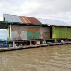 Floating house Danau Tempe