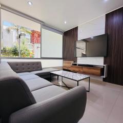 4BR Primer piso, vista a parque con piscina