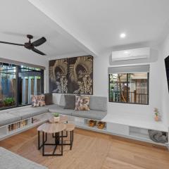 Modern New Farm Retreat by Housemark Escapes