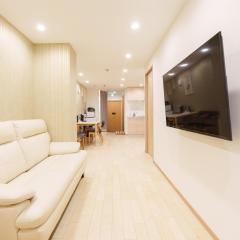 Direct train access to 道頓堀 黒門市場 USJ Kyoto Temmabashi Blue Sky Guesthouse