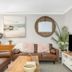 KozyGuru | Marsden Park | Charming 5Bed + Backyard