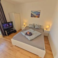 Stylish Innsbruck City Apartment I Free Parking