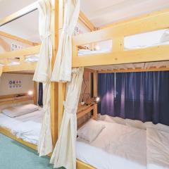 Dormitory サークルテン- Share Room For Male Only 男性専用ドミトリー