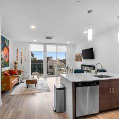 Sleek 1br Hideaway Gym, Pool Balcony