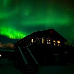 Luxury Aurora Retreat