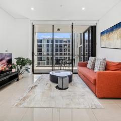 Modern 1BR Near Airport with Pool & GYM