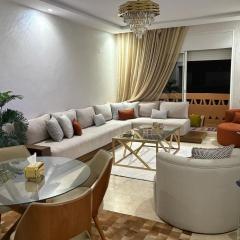 Nice apartment with terrace overlooking pool