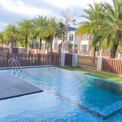 Beautiful Beach Villa family pool near the Grand