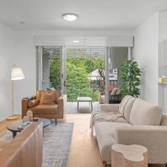 2 Bed Getaway with Shared Pool BBQ Access